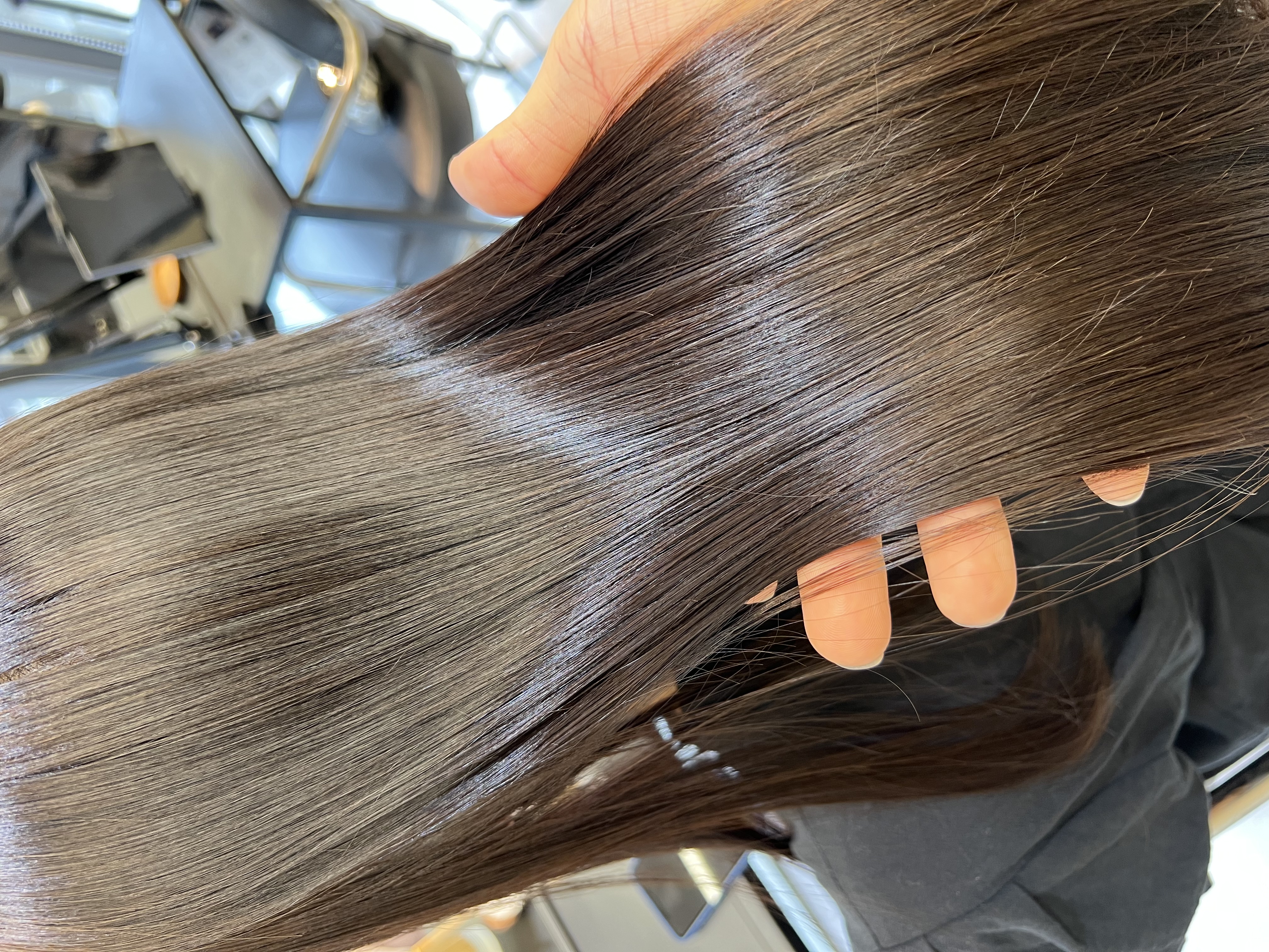 自然なストレートの質感